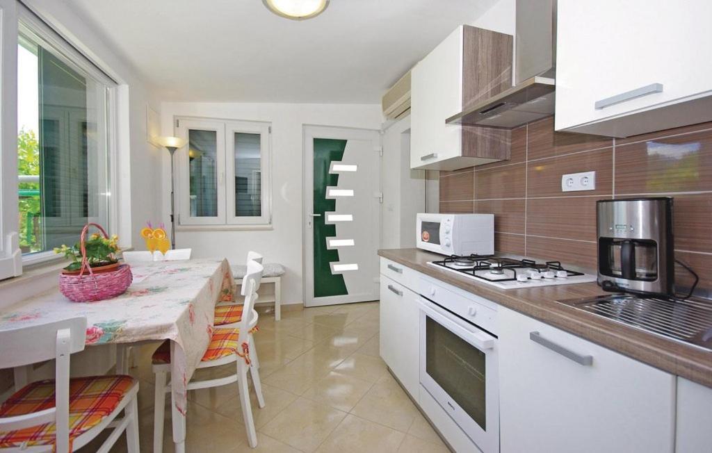 Holiday Home Zezevica - Heated Pool Šestanovac Eksteriør bilde