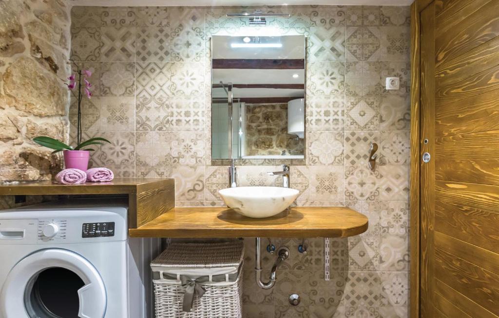 Holiday Home Zezevica - Heated Pool Šestanovac Eksteriør bilde